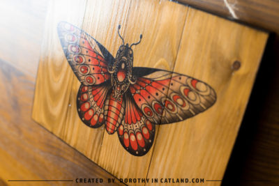 Dorothy in Catland - wooden picture with beautiful red butterfly art - Drewniany obrazek z czerwonym motylem - prezent na urodziny