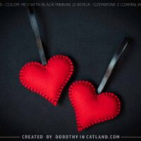 Dorothy in Catland - hearts 2pcs - red with black ribbon - zawieszki - czerwone serca