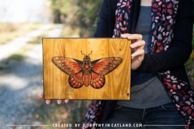 Dorothy in Catland - wooden picture with red butterfly - oldschool tattoo butterfly - Drewniany obrazek z czerwonym motylem