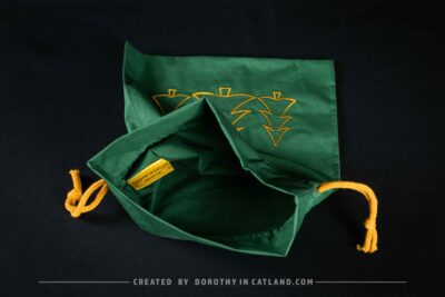 Dorothy in Catland - Zielony woreczek z żółtymi choinkami - Green gift bag with yellow trees