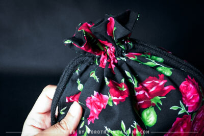 Dorothy in Catland - Drawstring bag with a rose pattern