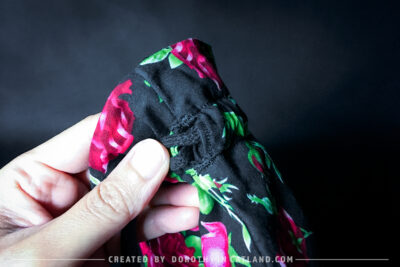 Dorothy in Catland - Drawstring bag with a rose pattern