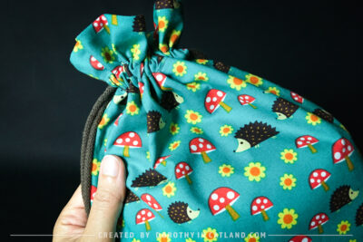 Dorothy in Catland - Drawstring bag with hedgehogs and toadstools - Woreczek z jeżykami i muchomorkami