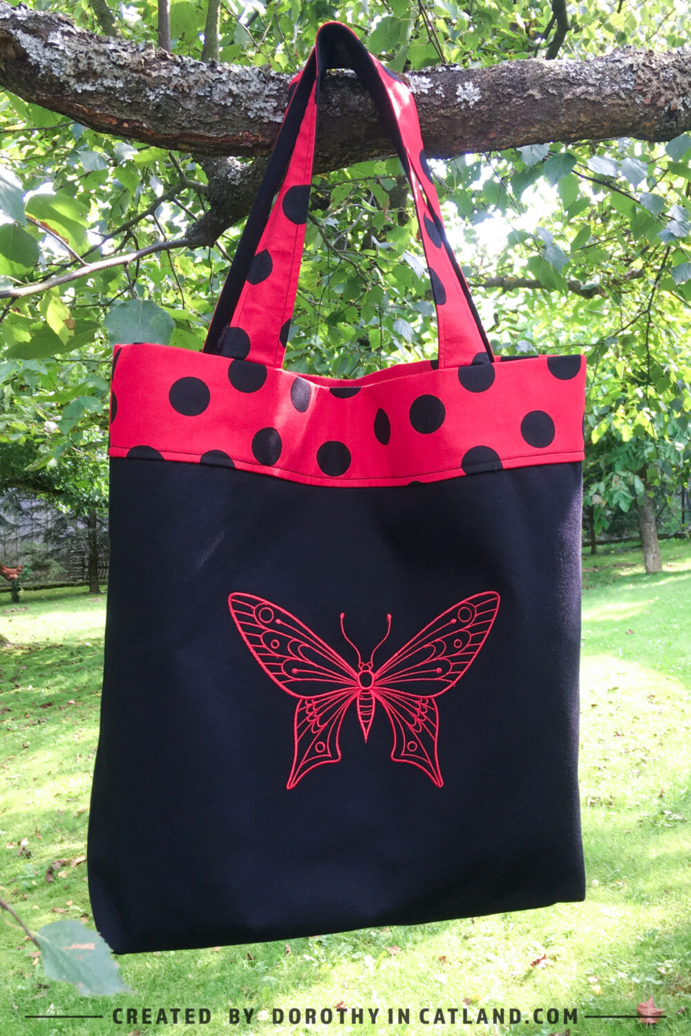 Dorothy in Catland - Black bag with red butterfly - Red bag with large black polka dots