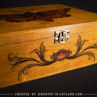 Dorothy in Catland - Wooden box with moth and 4 compartments